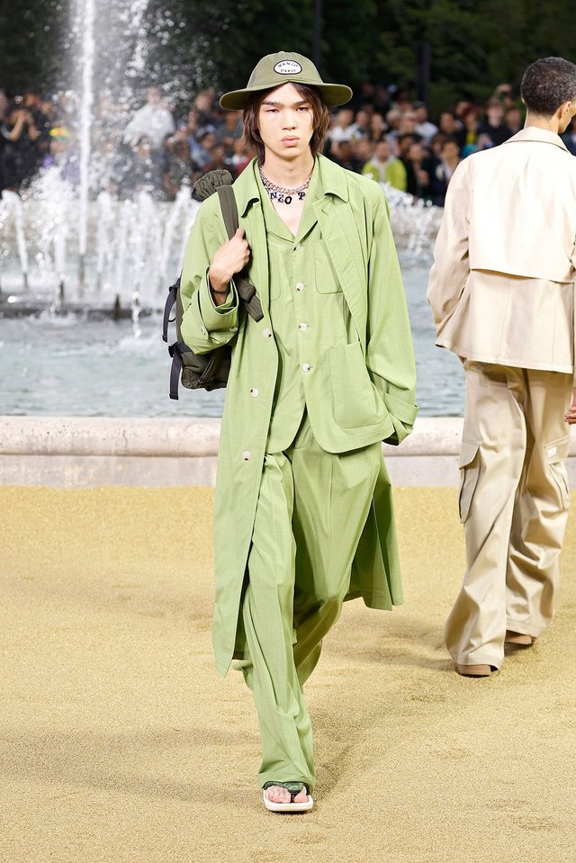 Kenzo Spring／Summer 2025 Runway Look 04 - With All Respect
