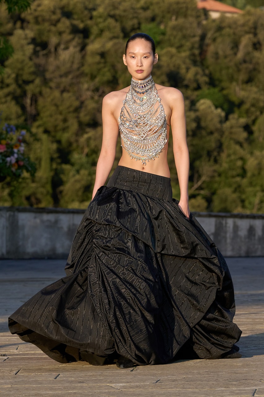 summer-2025-runway-look-01.jpg